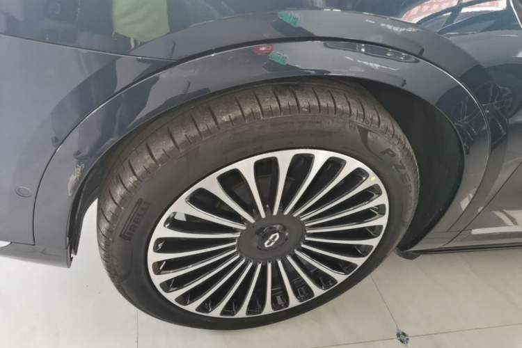 Used Hima AITO M9 2025 Extended-Range Ultra Version 52 kWh 6-Seater Left Front Wheel Hub