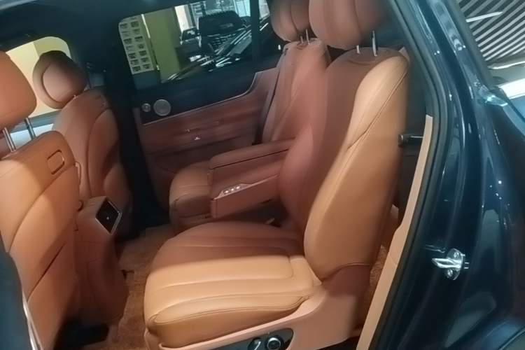 Used Hima AITO M9 2025 Extended-Range Ultra Version 52 kWh 6-Seater Left Rear Seat