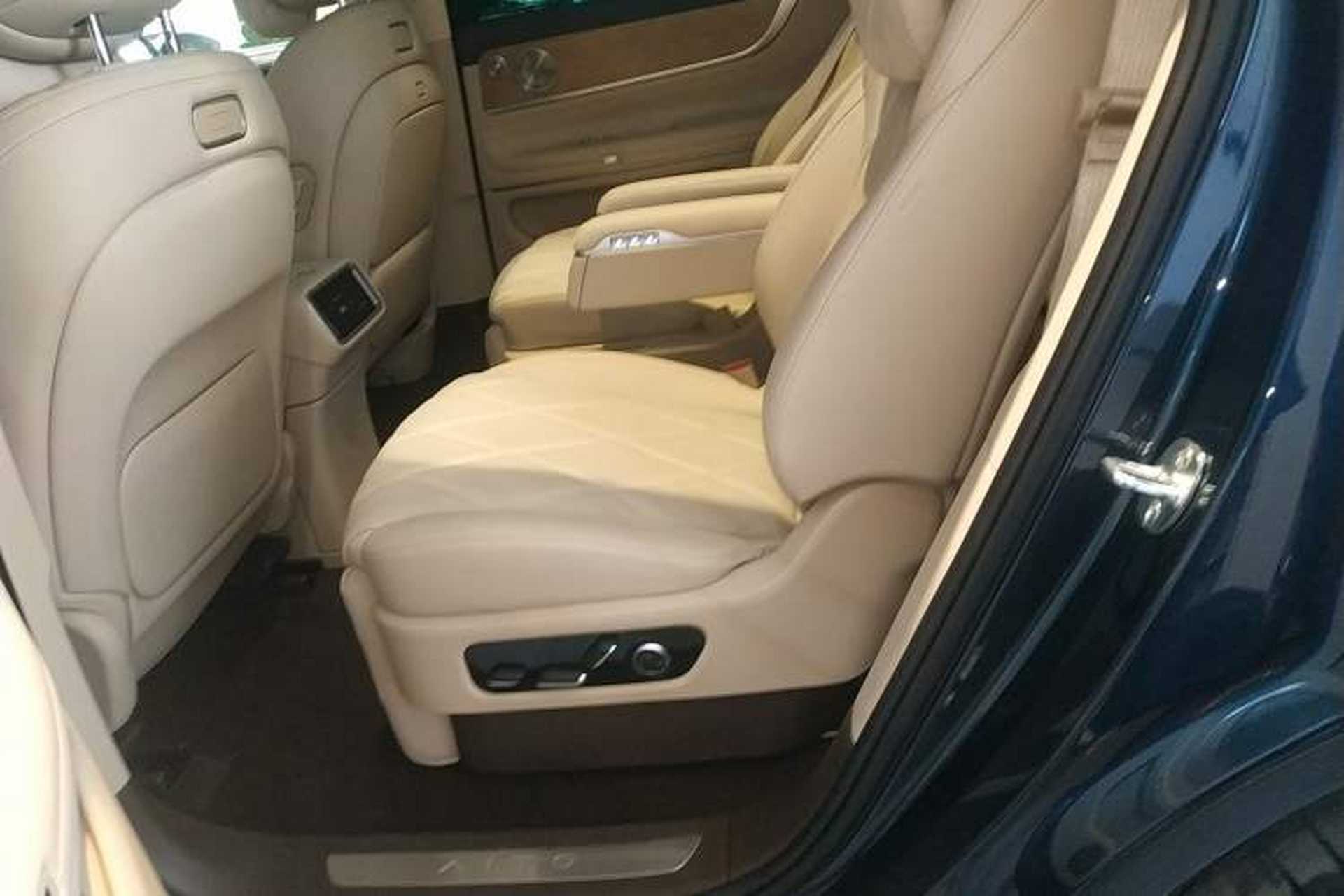 Used Hima AITO M9 2025 Extended-Range Ultra Version 52 kWh 6-Seater Left Rear Seat