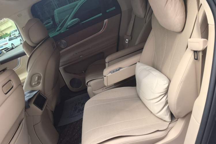 Used Hima AITO M9 2025 Extended-Range Ultra Version 52 kWh 6-Seater Left Rear Seat