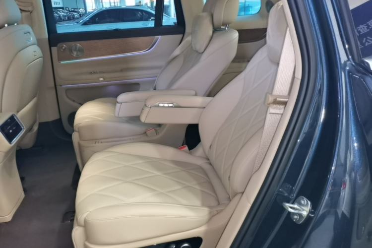 Used Hima AITO M9 2025 Extended-Range Ultra Version 52 kWh 6-Seater Left Rear Seat