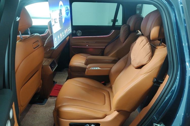 Used Hima AITO M9 2025 Extended-Range Ultra Version 52 kWh 6-Seater Left Rear Seat