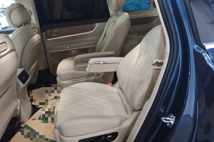 Used Hima AITO M9 2025 Extended-Range Ultra Version 52 kWh 6-Seater Left Rear Seat