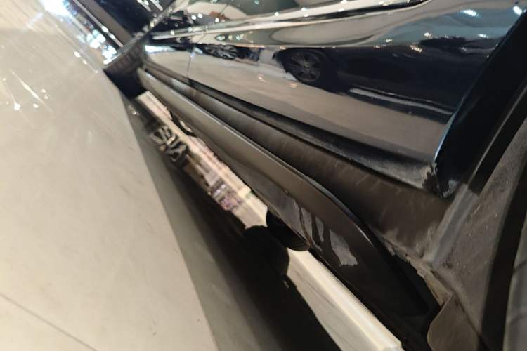 Used Hima AITO M9 2025 Extended-Range Ultra Version 52 kWh 6-Seater Left Side Sill