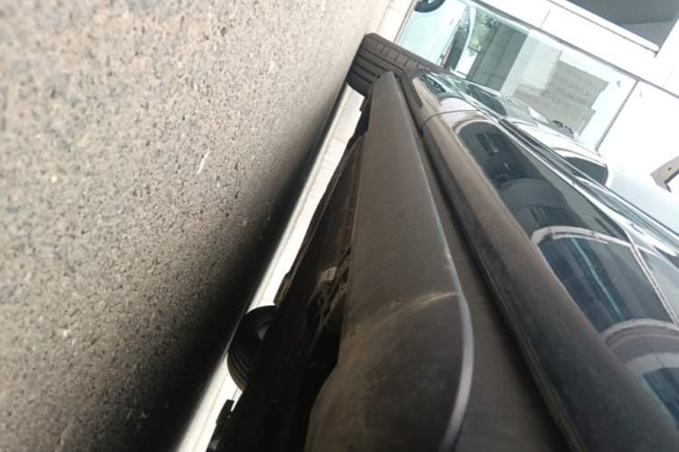 Used Hima AITO M9 2025 Extended-Range Ultra Version 52 kWh 6-Seater Left Side Sill