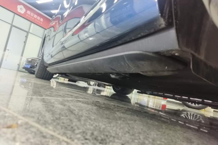 Used Hima AITO M9 2025 Extended-Range Ultra Version 52 kWh 6-Seater Left Side Sill