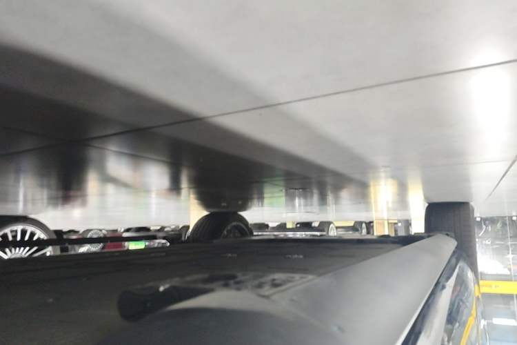 Used Hima AITO M9 2025 Pure Electric Ultra Version 100 kWh 6-Seater Model Left Side Sill