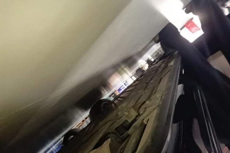 Used Hima AITO M9 2025 Extended-Range Ultra Version 52 kWh 6-Seater Left Side Sill