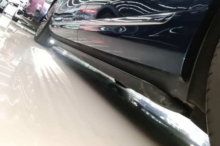 Used Hima AITO M9 2025 Extended-Range Ultra Version 52 kWh 6-Seater Left Side Sill