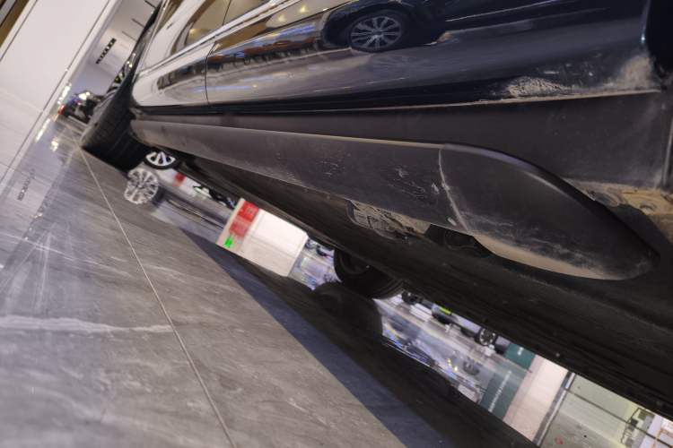 Used Hima AITO M9 2025 Extended-Range Ultra Version 52 kWh 6-Seater Left Side Sill