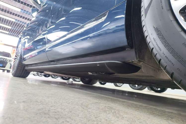 Used Hima AITO M9 2025 Extended-Range Ultra Version 52 kWh 6-Seater Left Side Sill