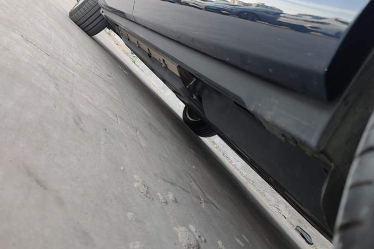 Used Hima AITO M9 2025 Extended-Range Ultra Version 52 kWh 6-Seater Left Side Sill