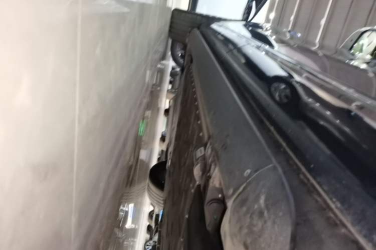 Used Hima AITO M9 2025 Extended-Range Ultra Version 52 kWh 6-Seater Left Side Sill