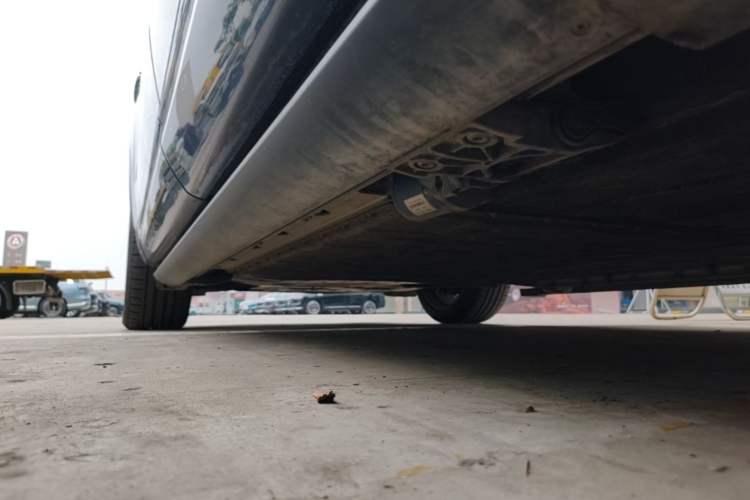 Used Hima AITO M9 2025 Extended-Range Ultra Version 52 kWh 6-Seater Left Side Sill