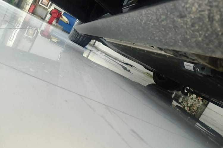 Used Hima AITO M9 2025 Extended-Range Ultra Version 52 kWh 6-Seater Left Side Sill