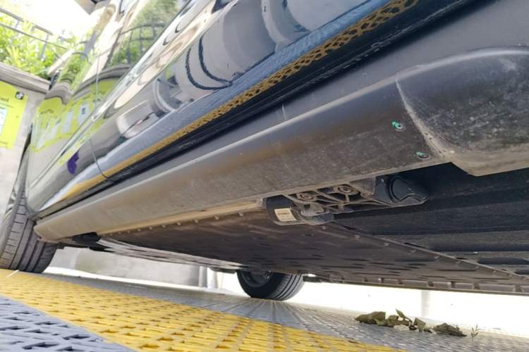 Used Hima AITO M9 2025 Extended-Range Ultra Version 52 kWh 6-Seater Left Side Sill