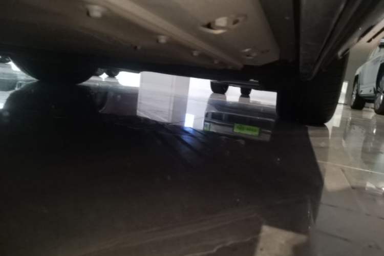 Used Hima AITO M9 2025 Extended-Range Max Version 52 kWh 5-Seater Edition Left Side Sill