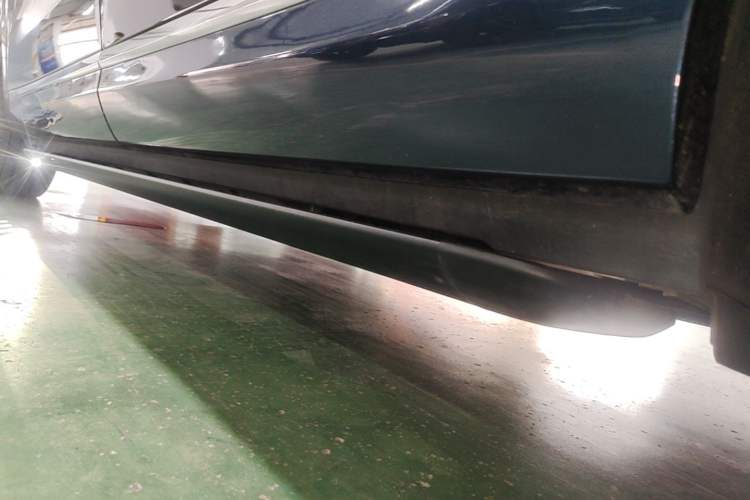 Used Hima AITO M9 2025 Extended-Range Ultra Version 52 kWh 6-Seater Left Side Sill