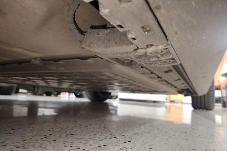 Used Hima AITO M9 2025 Extended-Range Ultra Version 52 kWh 6-Seater Left Side Sill