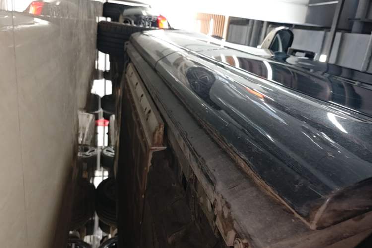 Used Hima AITO M9 2025 Extended-Range Ultra Version 52 kWh 5-Seater Edition Left Side Sill