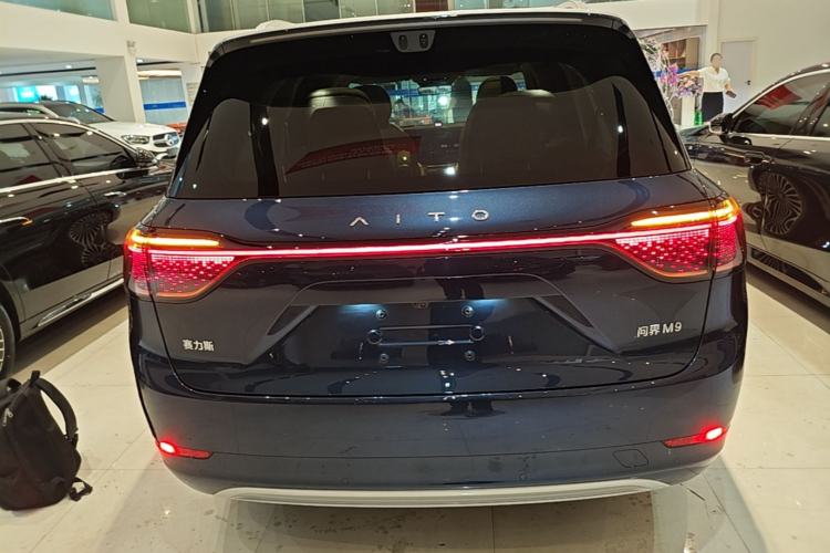 Used Hima AITO M9 2025 Extended-Range Ultra Version 52 kWh 6-Seater Rear