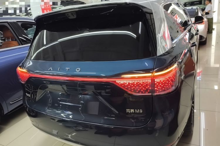 Used Hima AITO M9 2025 Extended-Range Ultra Version 52 kWh 6-Seater Rear