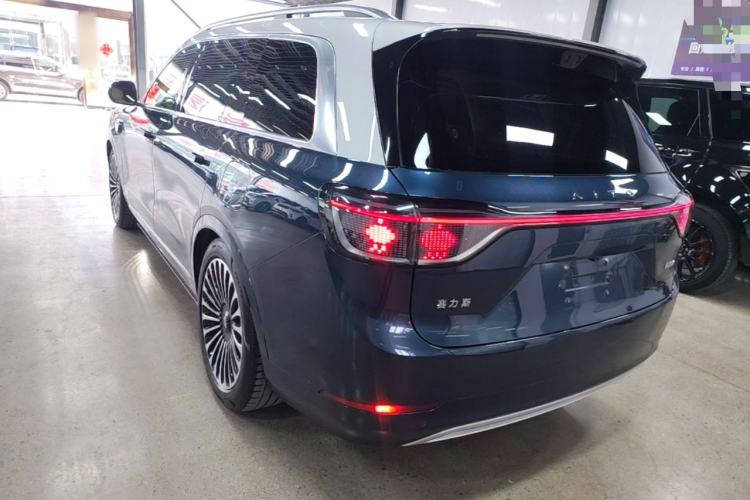 Used Hima AITO M9 2025 Extended-Range Ultra Version 52 kWh 6-Seater Rear Left 45 Deg