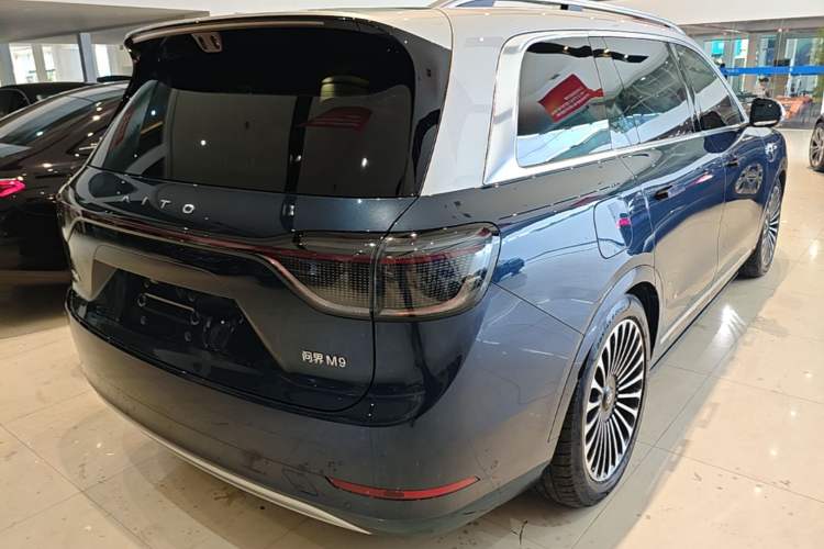 Used Hima AITO M9 2025 Extended-Range Ultra Version 52 kWh 6-Seater Rear Right 45 Deg