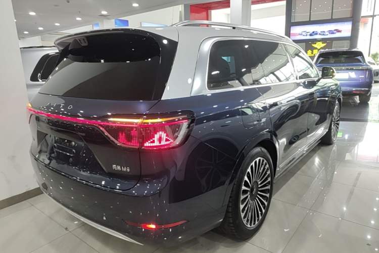 Used Hima AITO M9 2025 Extended-Range Ultra Version 52 kWh 6-Seater Rear Right 45 Deg