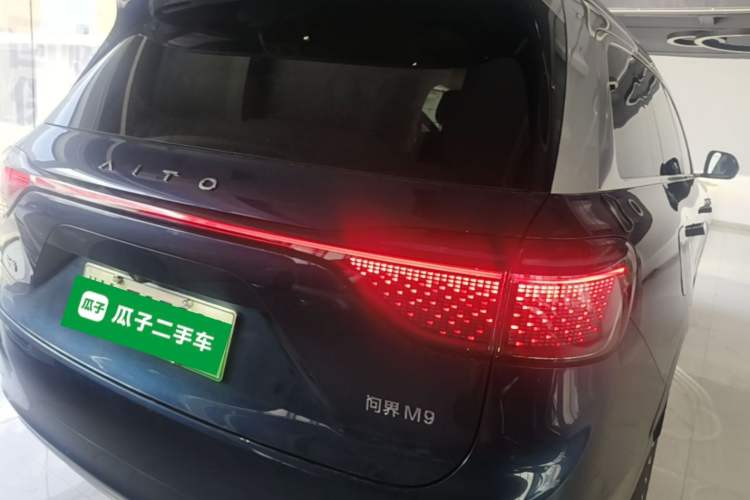 Used Hima AITO M9 2025 Extended-Range Ultra Version 52 kWh 6-Seater Rear Right 45 Deg