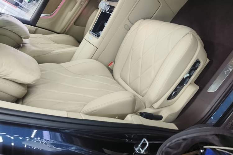 Used Hima AITO M9 2025 Extended-Range Ultra Version 52 kWh 6-Seater Right Front Seat