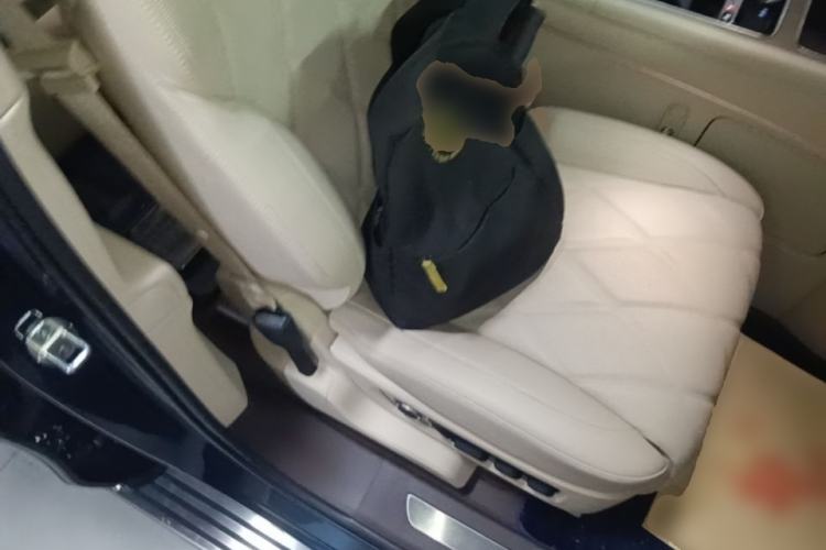 Used Hima AITO M9 2025 Extended-Range Ultra Version 52 kWh 6-Seater Right Front Seat