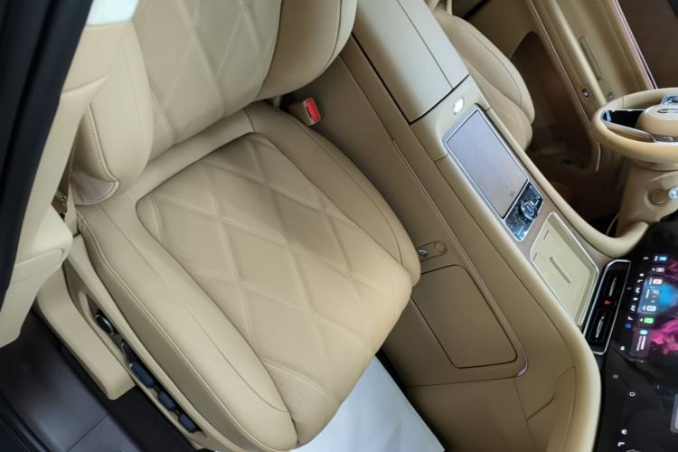 Used Hima AITO M9 2025 Extended-Range Ultra Version 52 kWh 6-Seater Right Front Seat