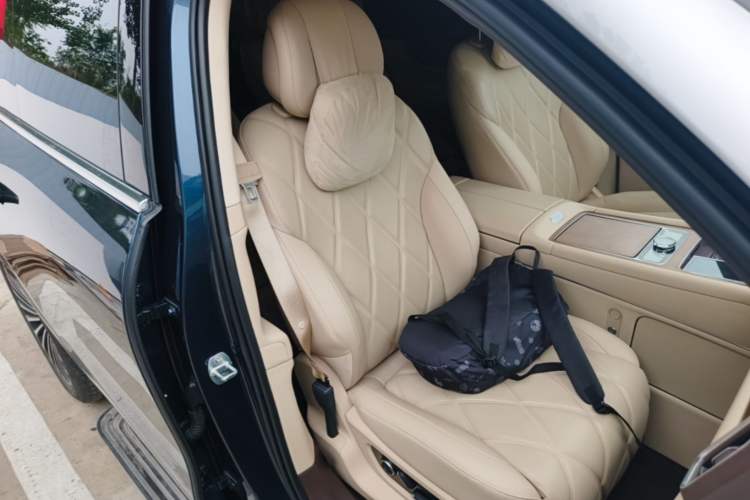 Used Hima AITO M9 2025 Extended-Range Ultra Version 52 kWh 6-Seater Right Front Seat