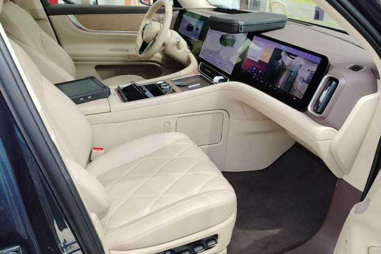 Used Hima AITO M9 2025 Extended-Range Ultra Version 52 kWh 6-Seater Right Front Seat