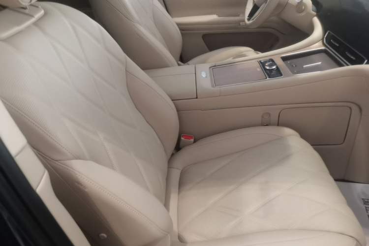 Used Hima AITO M9 2025 Extended-Range Ultra Version 52 kWh 6-Seater Right Front Seat