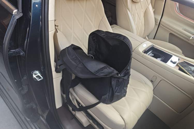 Used Hima AITO M9 2025 Extended-Range Ultra Version 52 kWh 6-Seater Right Front Seat
