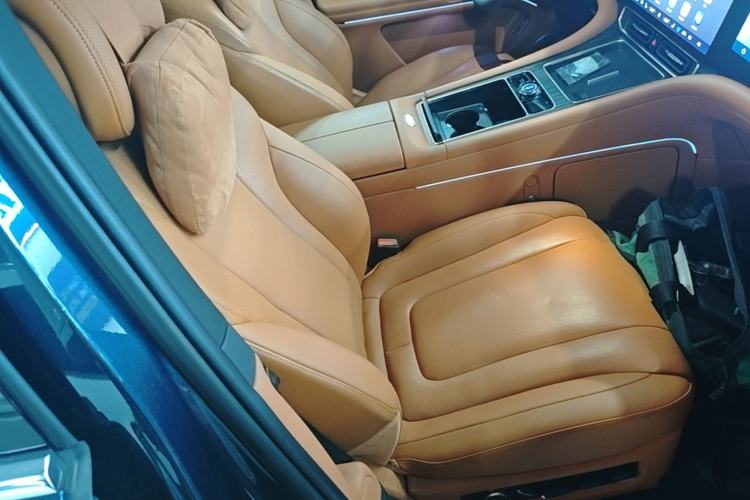 Used Hima AITO M9 2025 Extended-Range Ultra Version 52 kWh 5-Seater Edition Right Front Seat