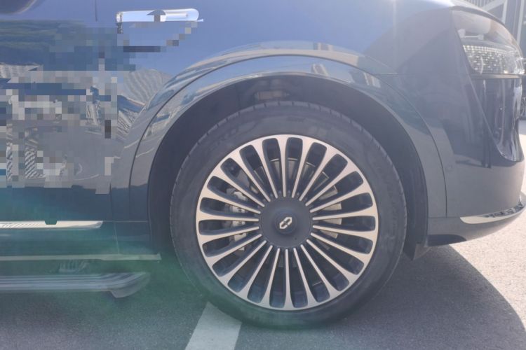 Used Hima AITO M9 2025 Extended-Range Ultra Version 52 kWh 6-Seater Right Front Wheel Hub