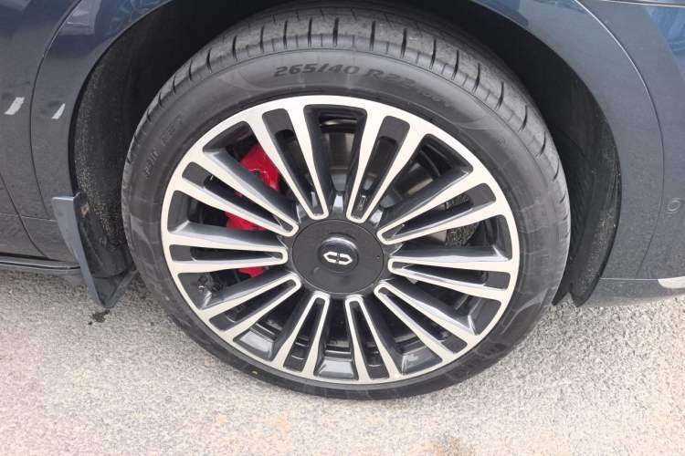 Used Hima AITO M9 2025 Extended-Range Ultra Version 52 kWh 6-Seater Right Front Wheel Hub
