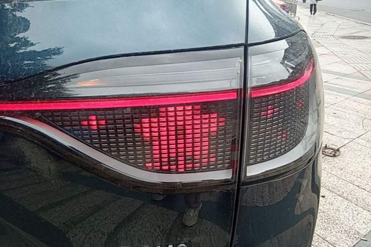 Used Hima AITO M9 2025 Extended-Range Ultra Version 52 kWh 6-Seater Right Rear Taillight