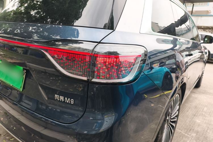 Used Hima AITO M9 2025 Extended-Range Ultra Version 52 kWh 6-Seater Right Rear Taillight