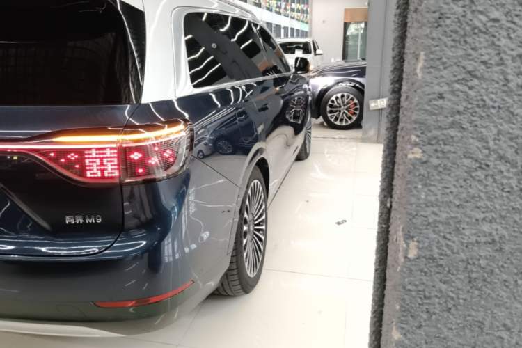 Used Hima AITO M9 2025 Extended-Range Ultra Version 52 kWh 6-Seater Right Rear Taillight