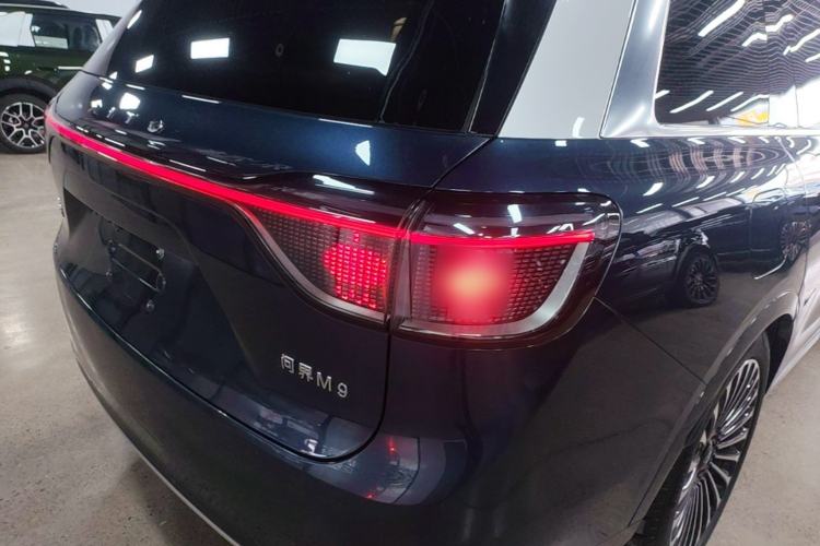 Used Hima AITO M9 2025 Extended-Range Ultra Version 52 kWh 6-Seater Right Rear Taillight