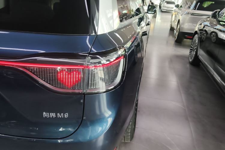 Used Hima AITO M9 2025 Extended-Range Ultra Version 52 kWh 6-Seater Right Rear Taillight