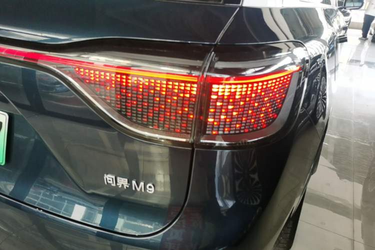 Used Hima AITO M9 2025 Extended-Range Ultra Version 52 kWh 6-Seater Right Rear Taillight