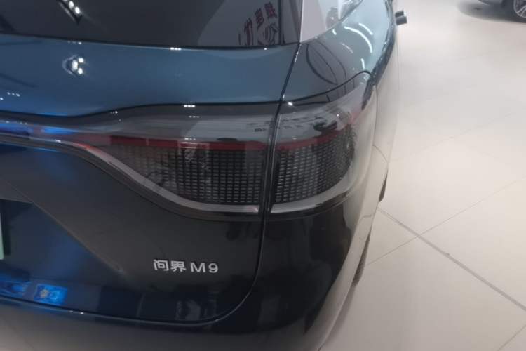 Used Hima AITO M9 2025 Extended-Range Ultra Version 52 kWh 6-Seater Right Rear Taillight