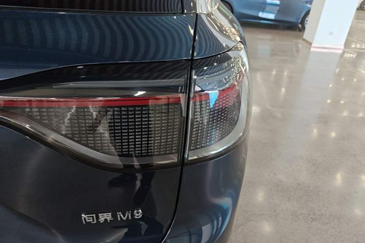 Used Hima AITO M9 2025 Extended-Range Ultra Version 52 kWh 6-Seater Right Rear Taillight
