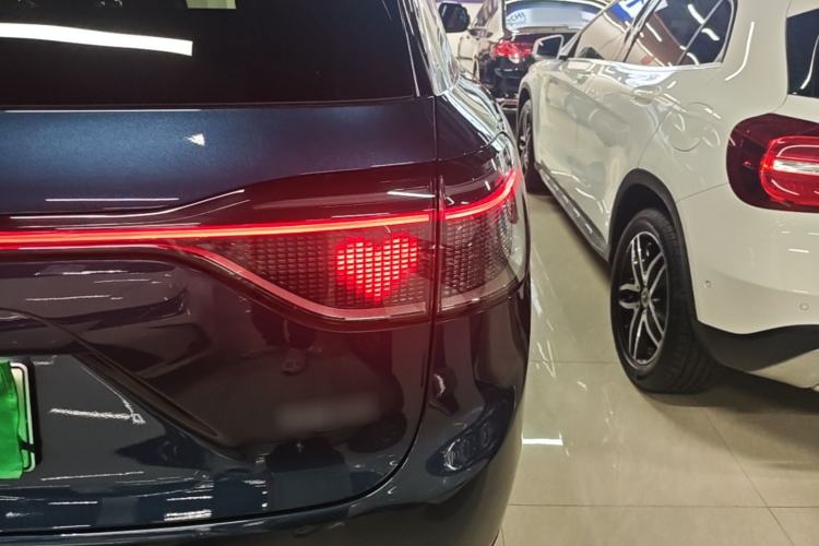 Used Hima AITO M9 2025 Extended-Range Ultra Version 52 kWh 5-Seater Edition Right Rear Taillight