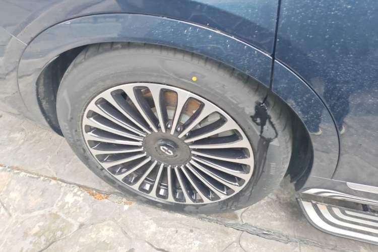 Used Hima AITO M9 2025 Extended-Range Ultra Version 52 kWh 6-Seater Right Rear Wheel Hub